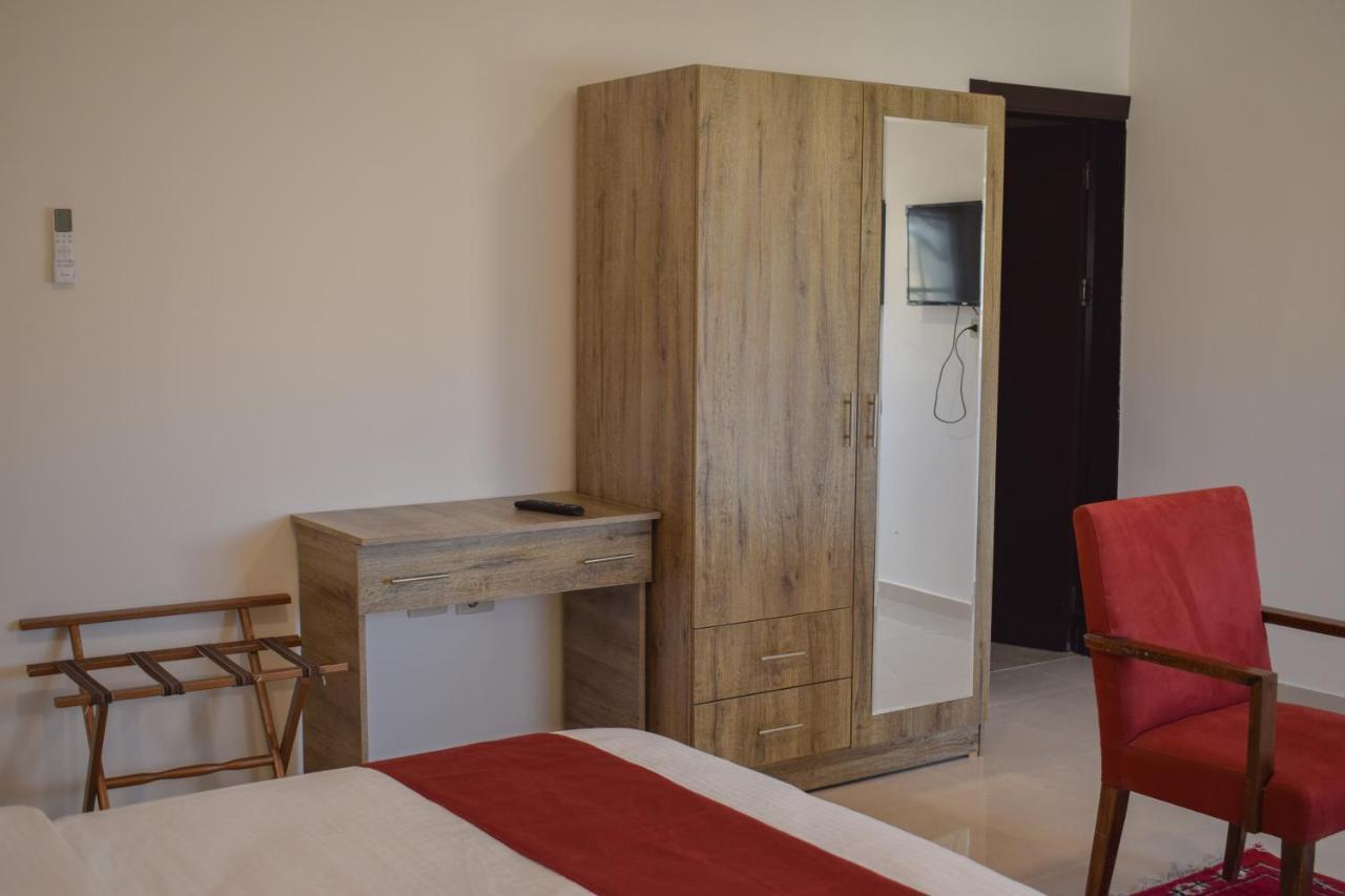 Twilight Hotel Petra Wadi Musa Exterior photo