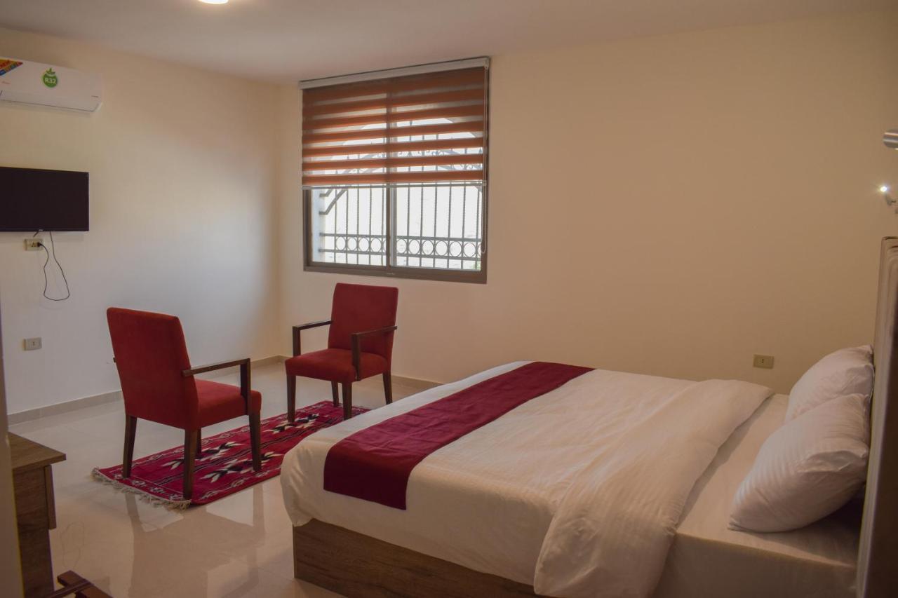 Twilight Hotel Petra Wadi Musa Exterior photo
