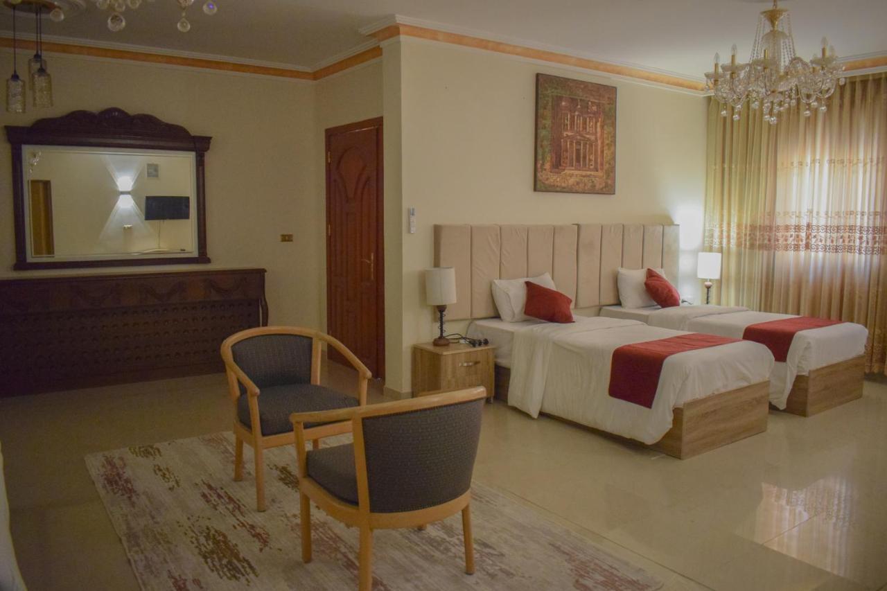 Twilight Hotel Petra Wadi Musa Exterior photo