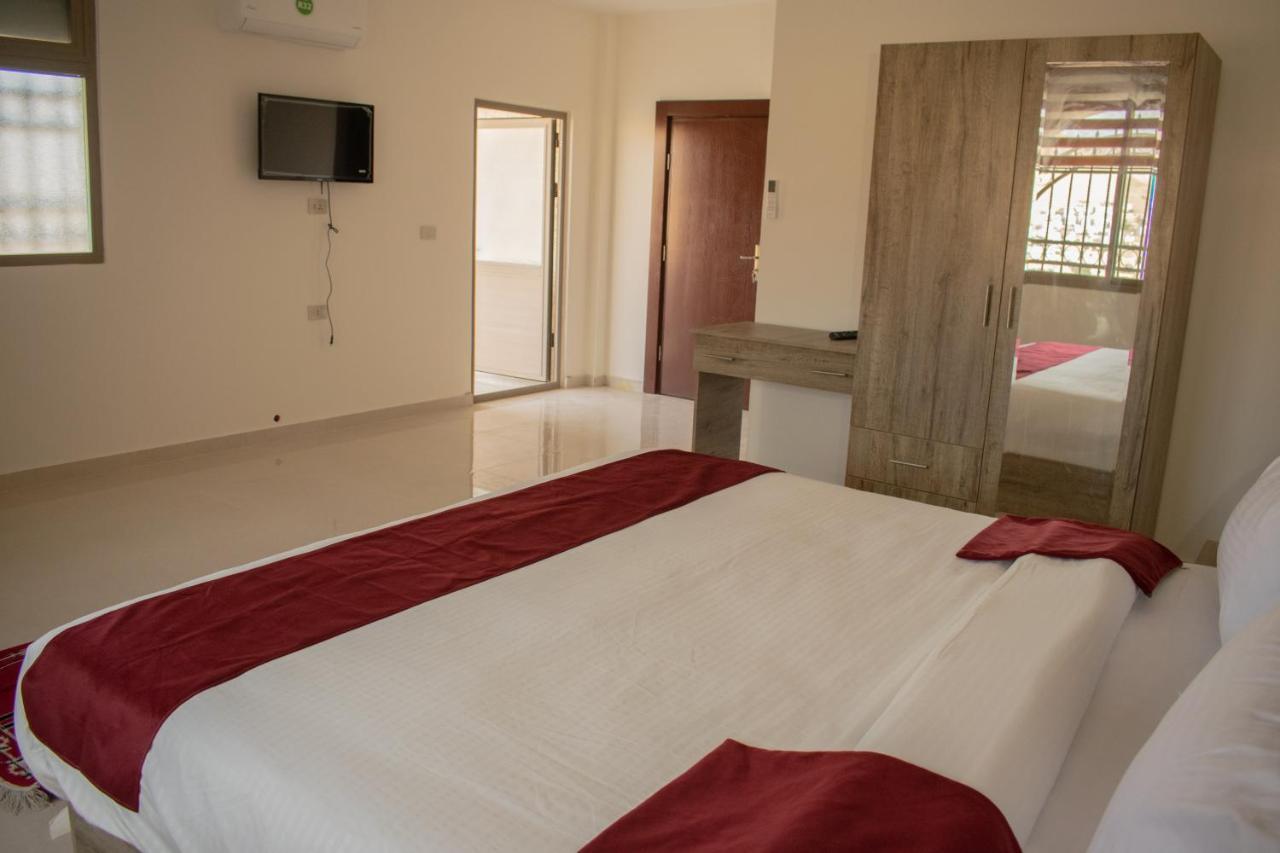 Twilight Hotel Petra Wadi Musa Exterior photo