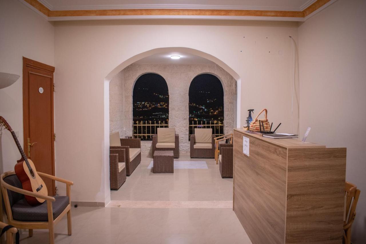 Twilight Hotel Petra Wadi Musa Exterior photo