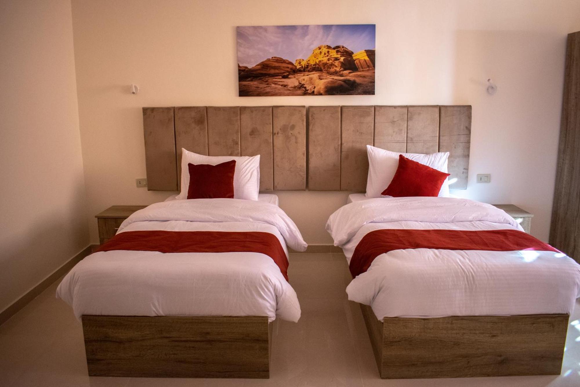 Twilight Hotel Petra Wadi Musa Exterior photo